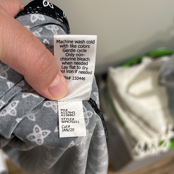 41 Hawthorn - 2x, black/white faux wrap dress, geometric pattern - Picture 5 of 8